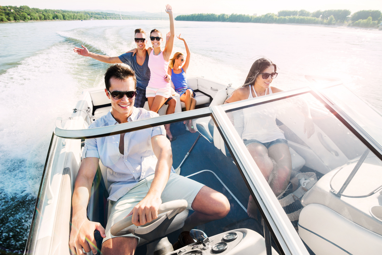 boat dealer insurance: test rides