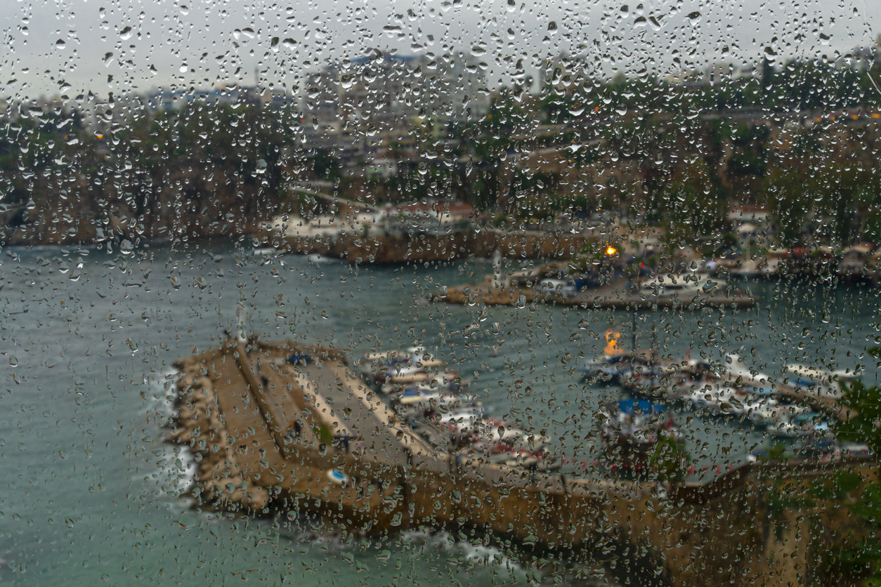 Storm Preparedness and Yacht Club Insurance